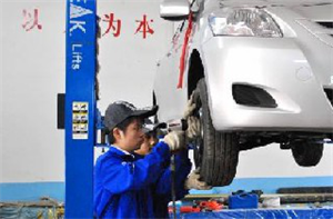 開封汽修學校有汽車整形技術專業嗎？就業前景好不好？
